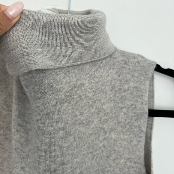 NWT! Lafayette 148 New York
Cashmere-Blend Double Knit Sleeveless Sweater - Picture 8 of 10